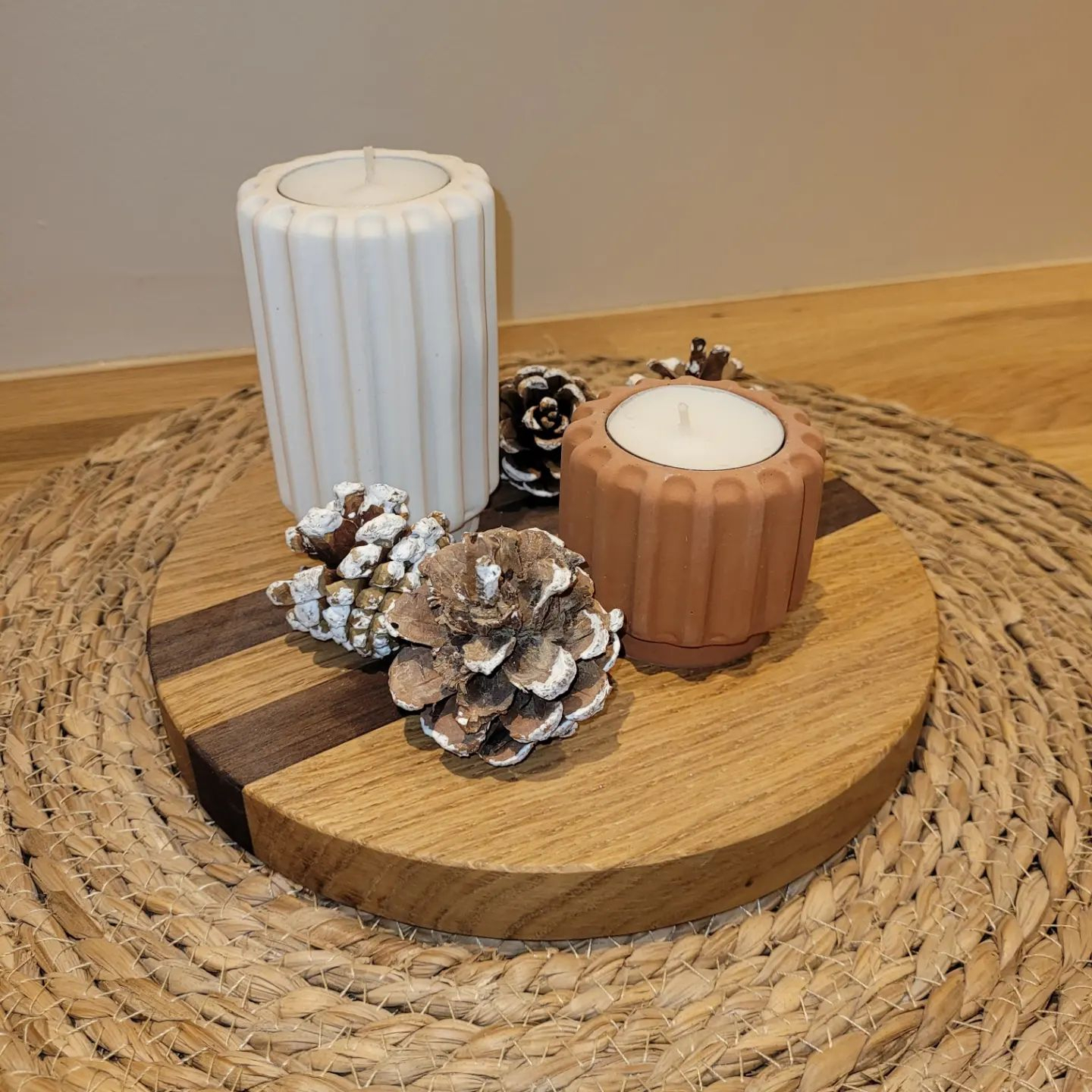 Support décoratif en bois personnalisé, fabriqué artisanalement en atelier.