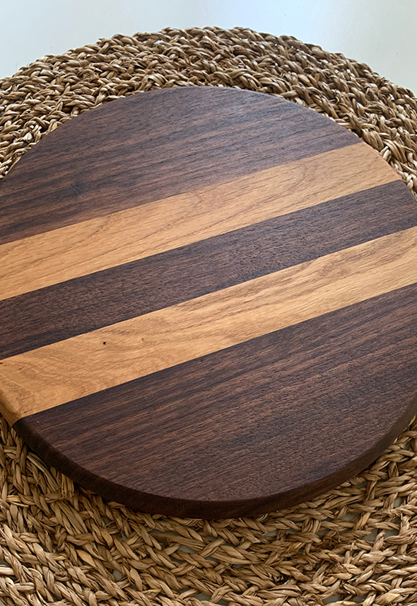 Support décoratif en bois personnalisé, fabriqué artisanalement en atelier.